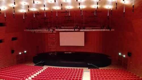 Il palco all'interno de La Nuvola di Fuksas