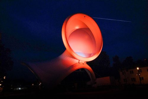 Tubaloon del Jazz Festival illuminato